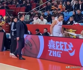 开云电竞PC端-上海男篮疑似内讧！洛夫顿不满卢伟回怼惹争议 曾怒斥带着情绪打球